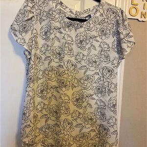 41 Hawthorn Black and White Floral Blouse